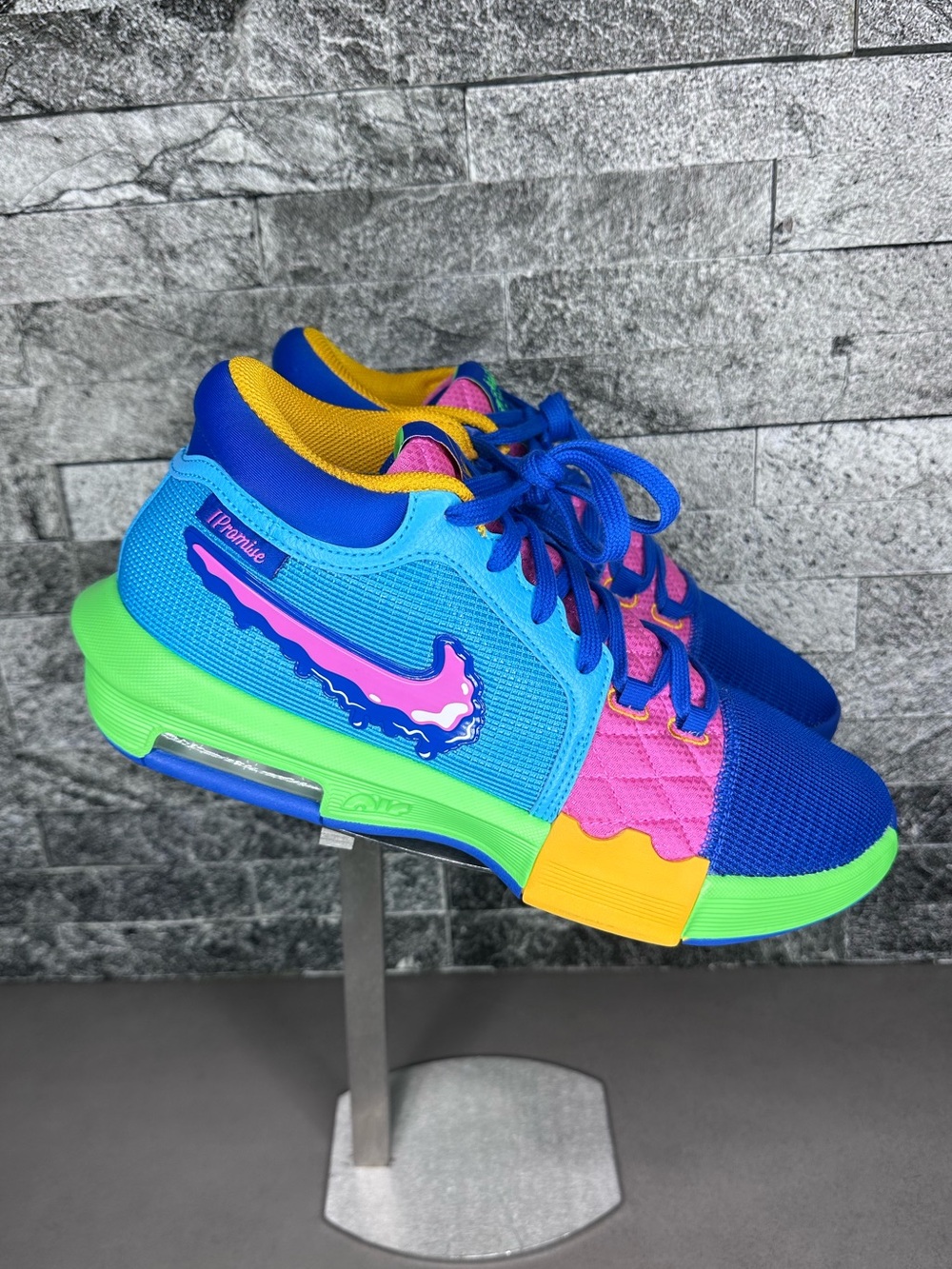 Nike LeBron 8 Witness I Promise School - M11 - NEW